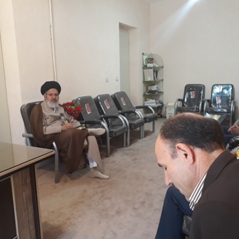  دیدار مدیر و کارکنان امور آبفا شهرستان آباده با امام جمعه ی این شهر 